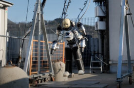 Vliegende humanoïde robot