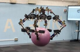 SPIDAR robot
